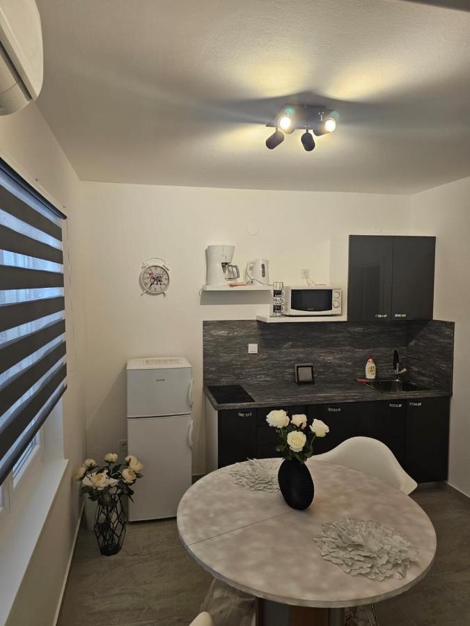 Apartments Miriam Srima โวดีเซ ภายนอก รูปภาพ