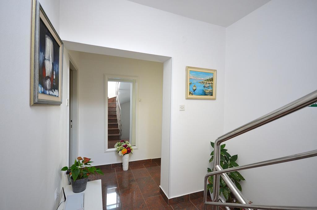 Apartments Miriam Srima โวดีเซ ภายนอก รูปภาพ
