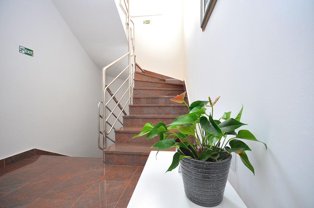 Apartments Miriam Srima โวดีเซ ภายนอก รูปภาพ